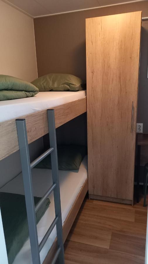4P Chalet Tolve Met 4 Fietsen Vlakbij Natuurgebieden Drents Friese Wold, Fochteloerveen En Gevangenisdorp Veenhuizen Oosterwolde  المظهر الخارجي الصورة