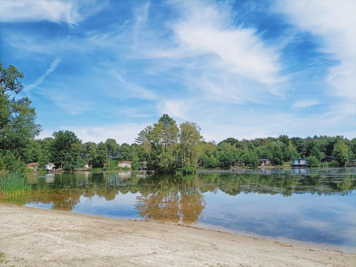 4P Chalet Tolve Met 4 Fietsen Vlakbij Natuurgebieden Drents Friese Wold, Fochteloerveen En Gevangenisdorp Veenhuizen Oosterwolde  المظهر الخارجي الصورة