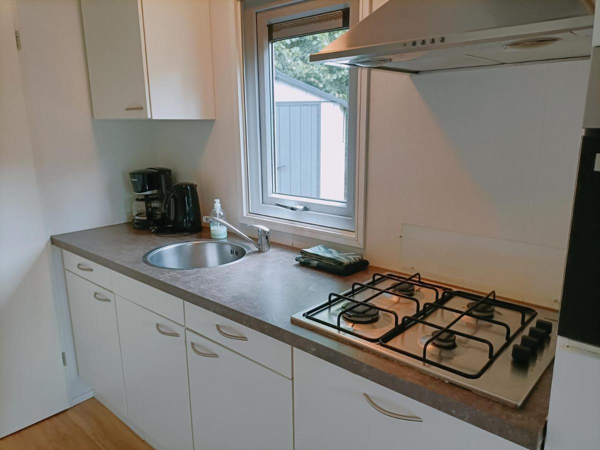 4P Chalet Tolve Met 4 Fietsen Vlakbij Natuurgebieden Drents Friese Wold, Fochteloerveen En Gevangenisdorp Veenhuizen Oosterwolde  المظهر الخارجي الصورة